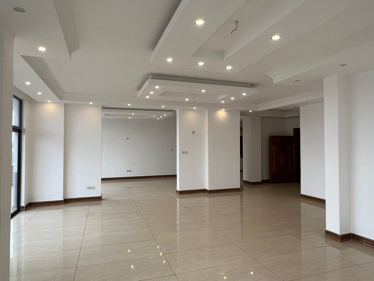 4 Bed Apartment with En Suite in General Mathenge - 3