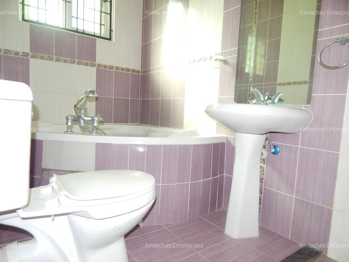 3 Bed Apartment with En Suite at Links - 8