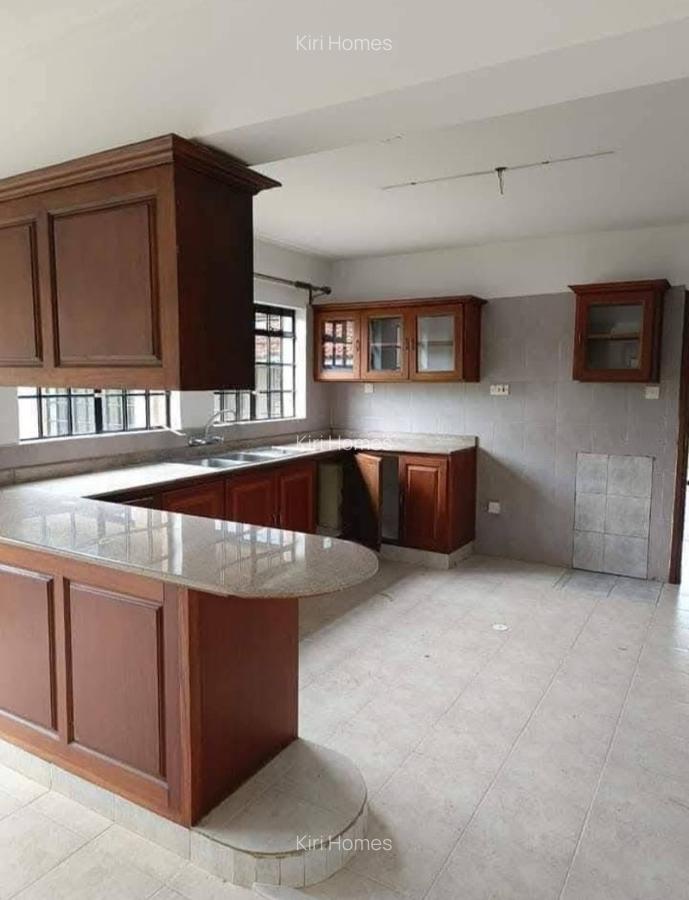 5 Bed Townhouse with En Suite in Runda - 7