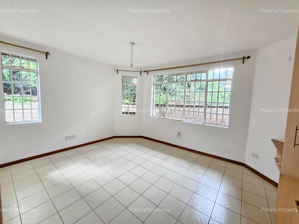 4 Bed Townhouse with En Suite in Spring Valley - 7