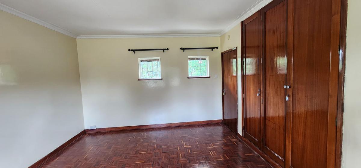 3 Bed House with En Suite in Lavington - 12