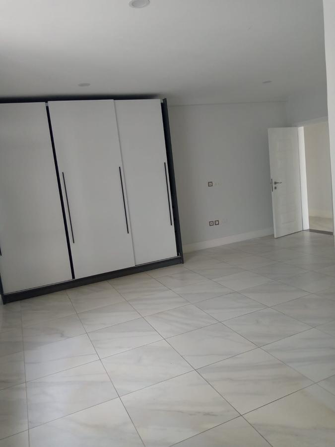 3 Bed Apartment with En Suite in Westlands Area - 8