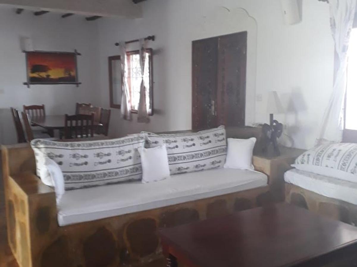 4 Bed House in Watamu - 5