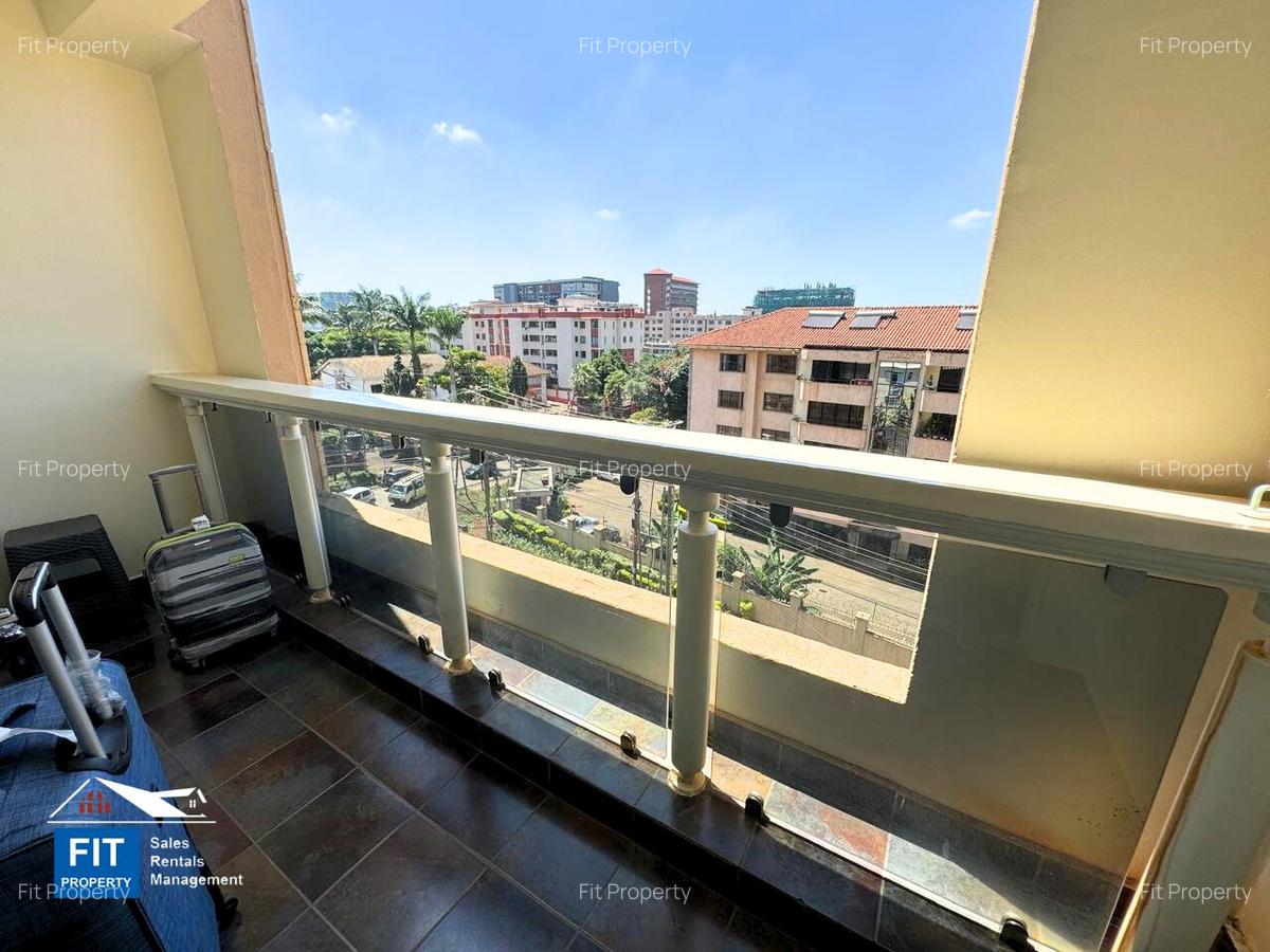 3 Bed Apartment with En Suite in Parklands - 10