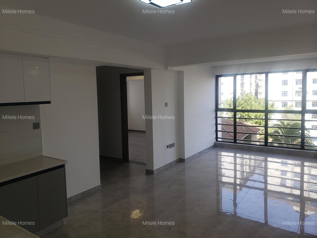 Serviced 1 Bed Apartment with En Suite at Kindaruma Road - 11