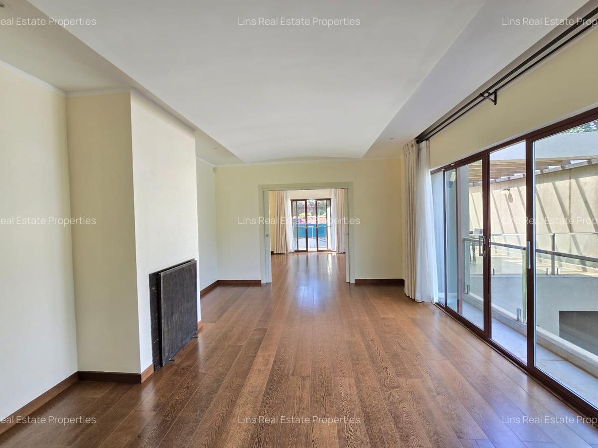 5 Bed Townhouse with En Suite in Lavington - 12