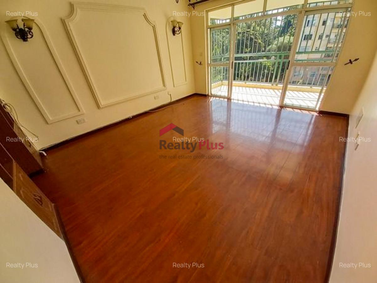 3 Bed Apartment with En Suite in Lavington - 4