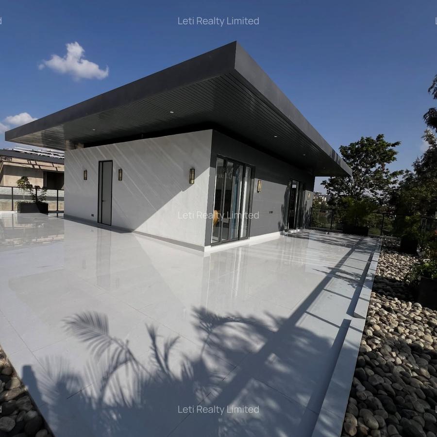 5 Bed Townhouse with En Suite in Lavington - 2