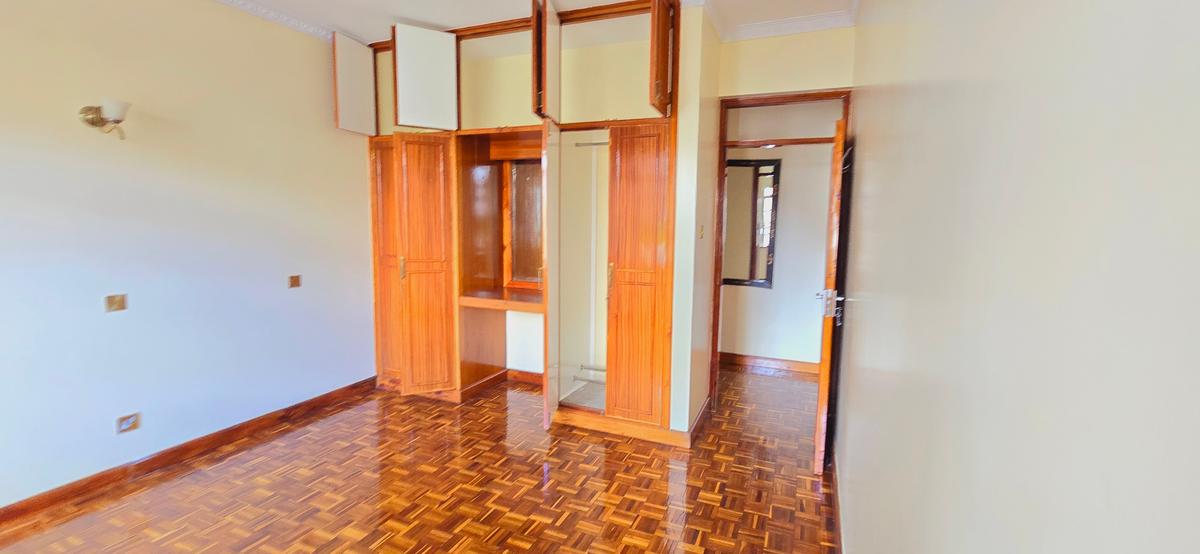 3 Bed Apartment with En Suite at Riverside Garden - 5