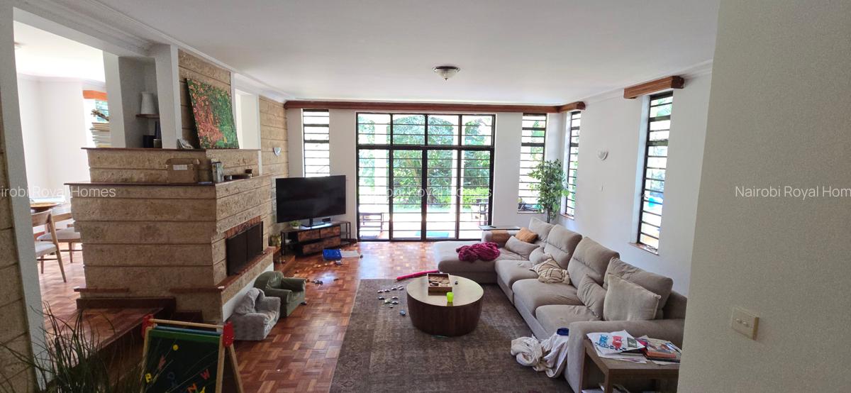 4 Bed House with En Suite at Rosslyn Heghts - 16