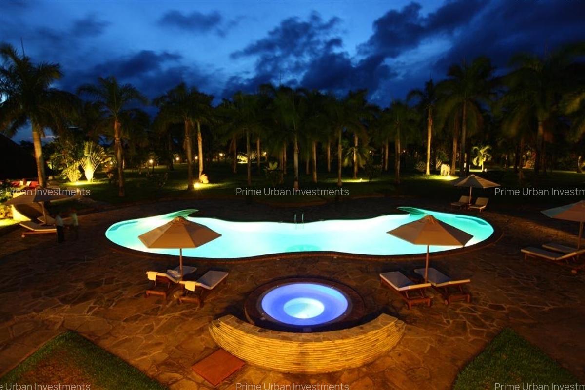 10 Bed Villa with En Suite in Diani - 3