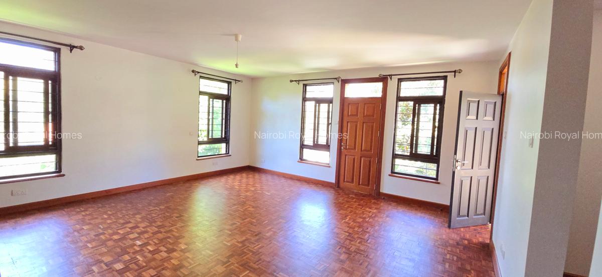 5 Bed Townhouse with En Suite at Lavington Green - 18