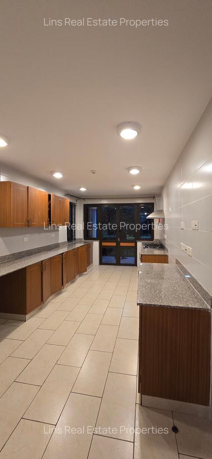4 Bed Townhouse with En Suite in Runda - 11