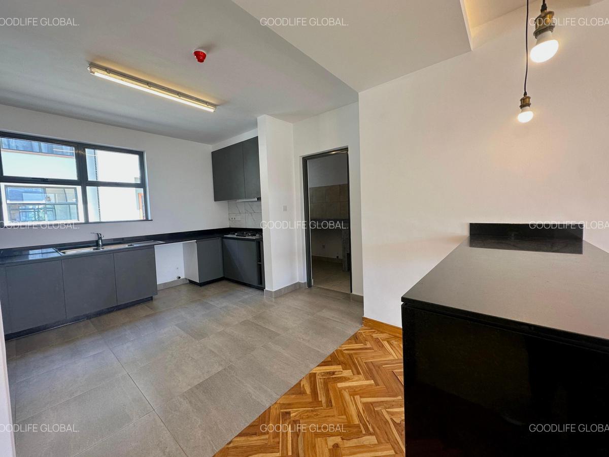4 Bed Apartment with En Suite at Rosslyn - 16