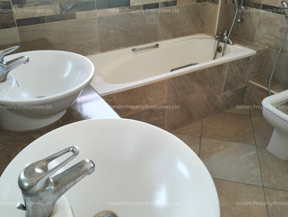 3 Bed Apartment with En Suite in Westlands Area - 16