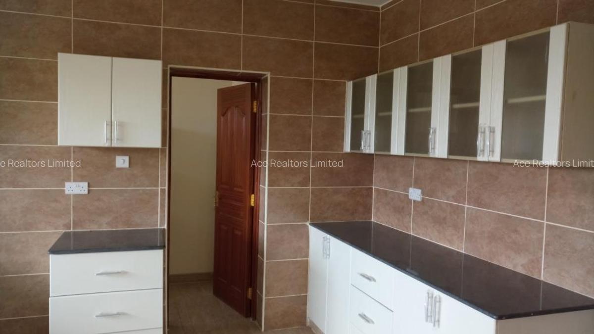 3 Bed Apartment with En Suite at City Park - 4