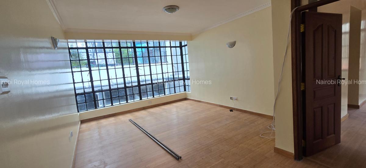 5 Bed Townhouse with En Suite at Lavington Green - 8