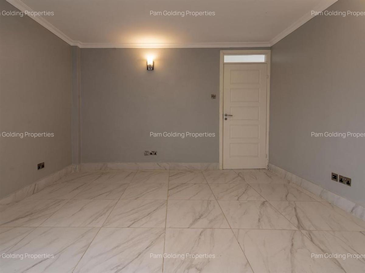 5 Bed Townhouse with En Suite in Syokimau - 11