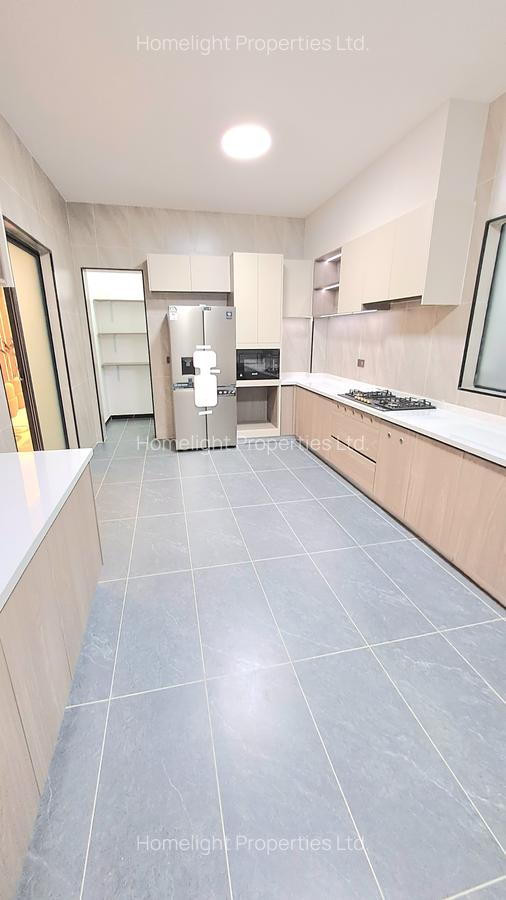 5 Bed Apartment with En Suite at Lavington - 13