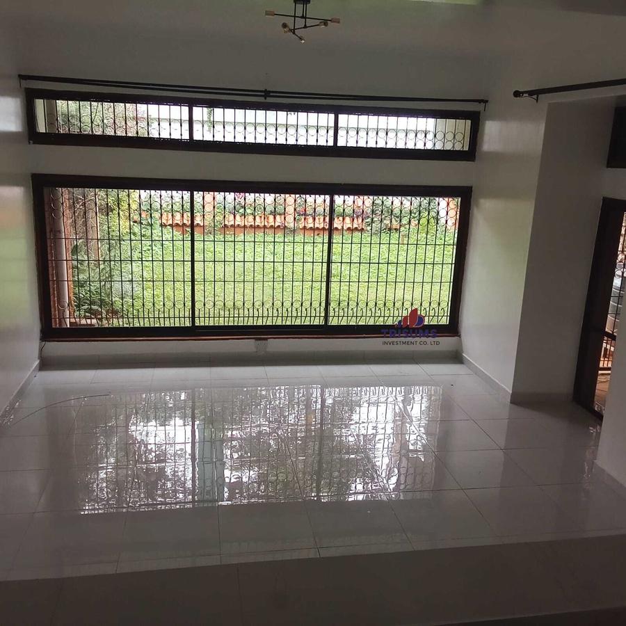 5 Bed Townhouse with En Suite at Westland - 2