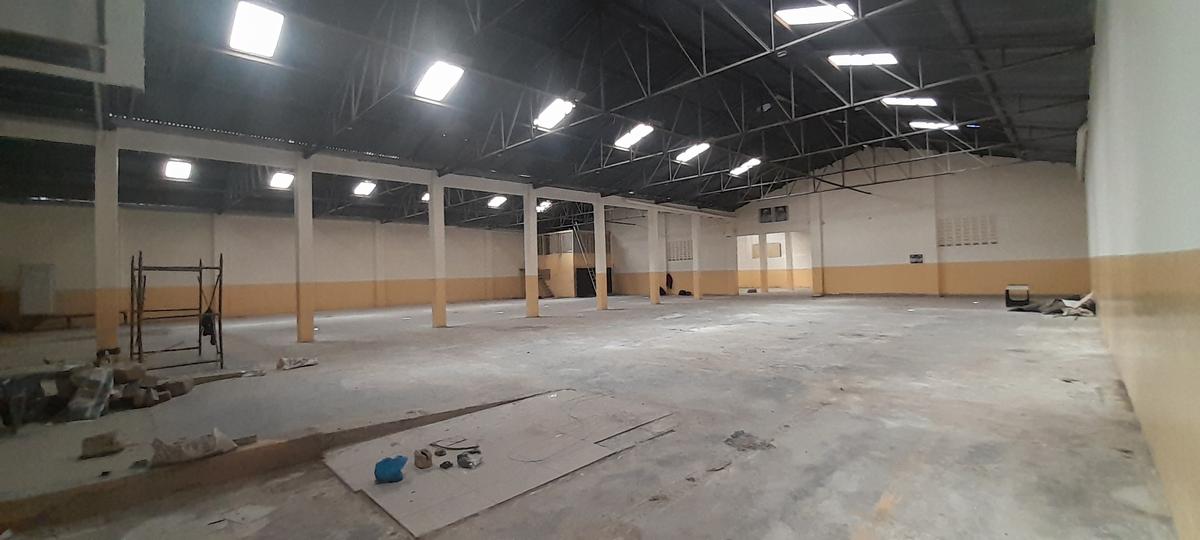 warehouse with fibre internet at enterprise road