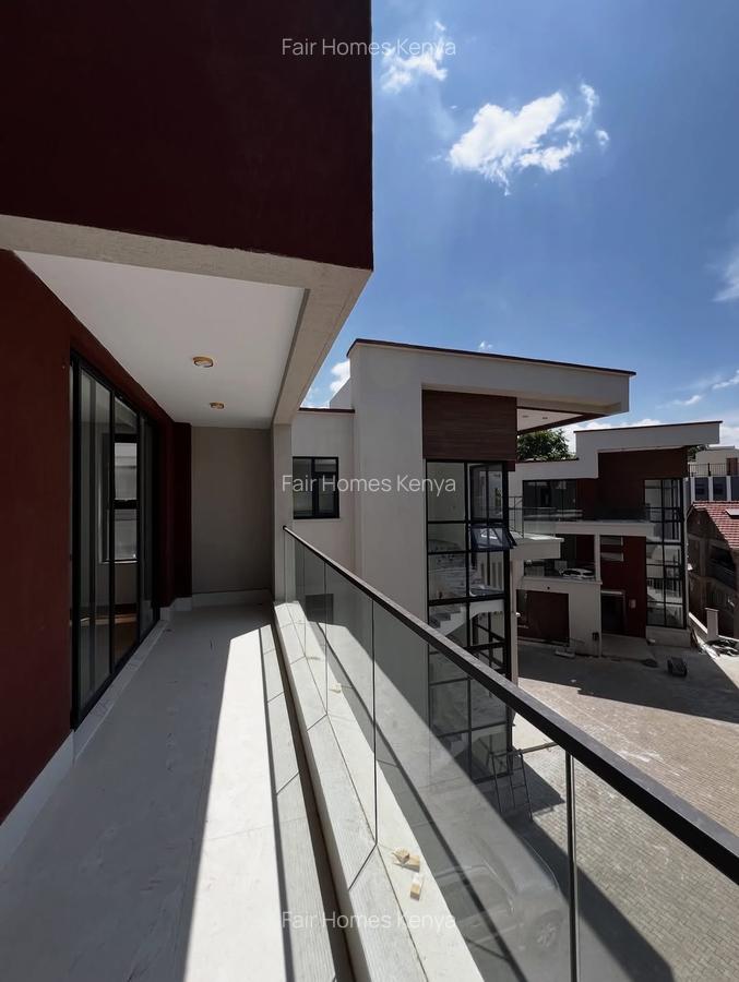 5 Bed Townhouse with En Suite at Lavington Green - 20