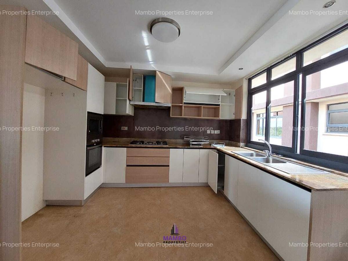 3 Bed Apartment with En Suite at Riverside Drive - 2