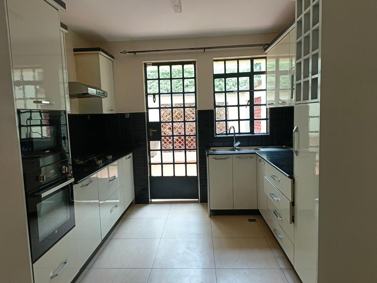 4 Bed Townhouse with En Suite in Kitisuru - 3