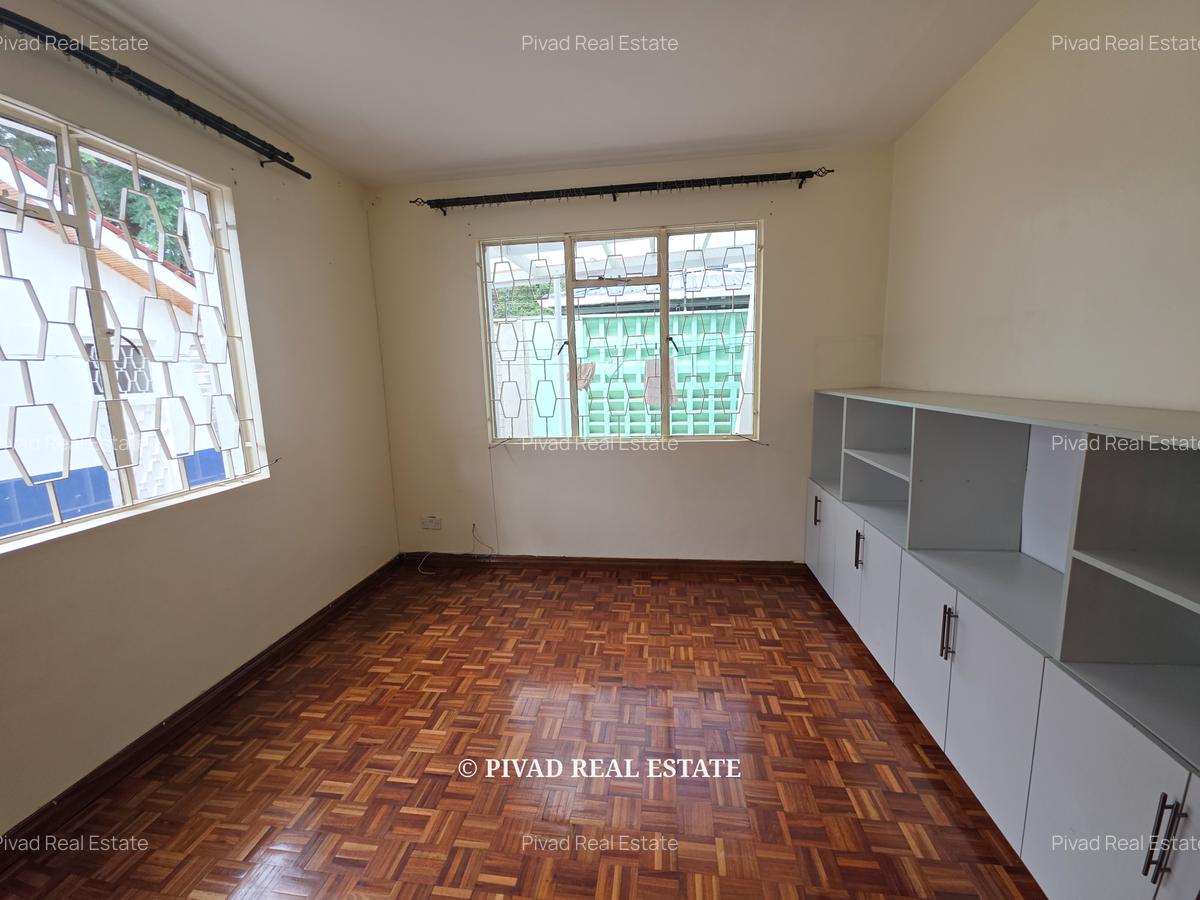 4 Bed House with Garden in Runda - 12