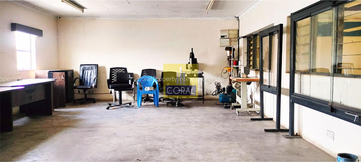 Warehouse in Industrial Area - 8