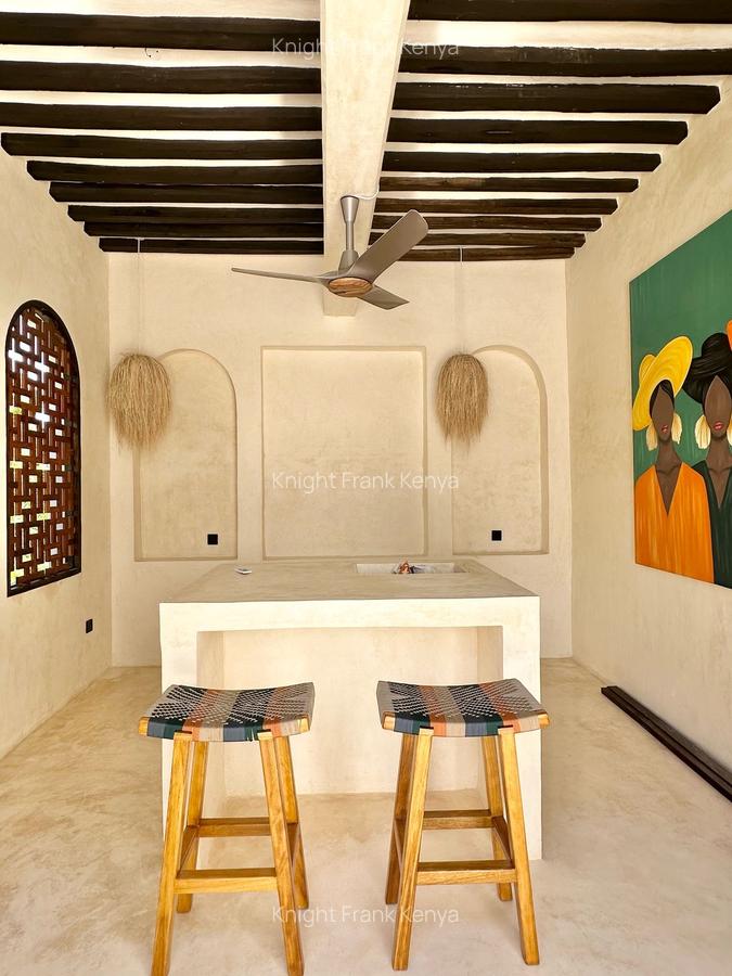 6 Bed House with Swimming Pool in Lamu - 9