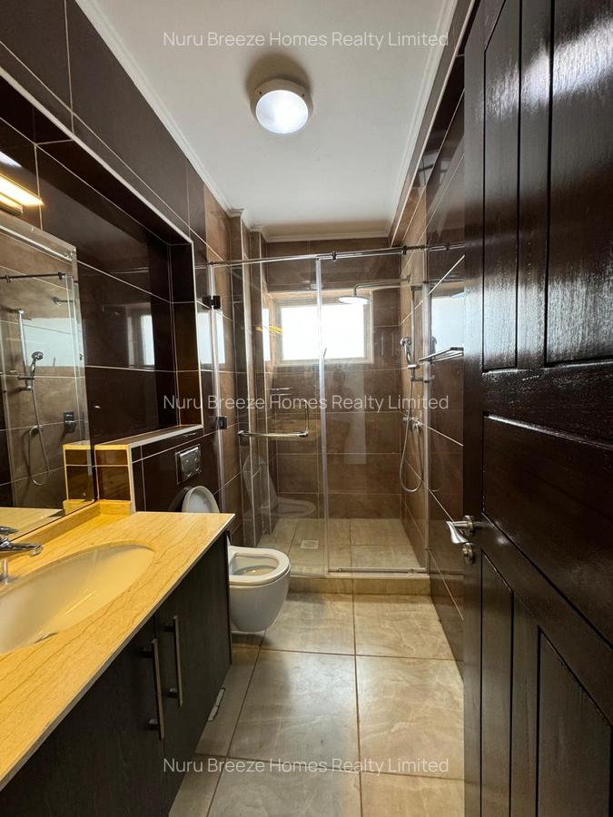 3 Bed Apartment with En Suite in Riverside - 6