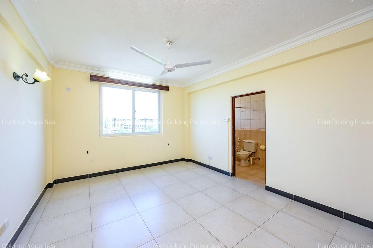 4 Bed Apartment with En Suite at Oceanic Road - 7