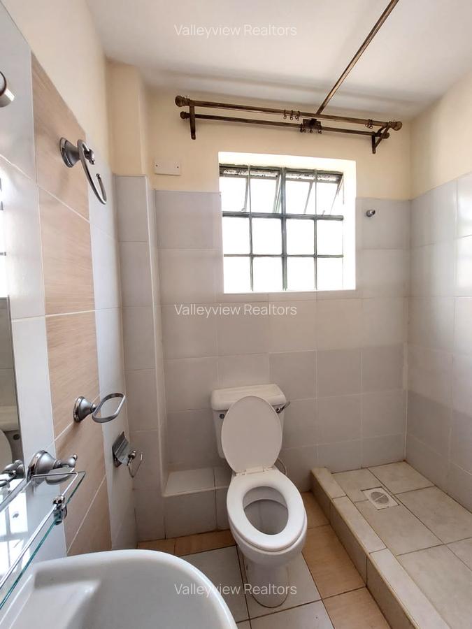 4 Bed Townhouse with En Suite at Lavington - 11