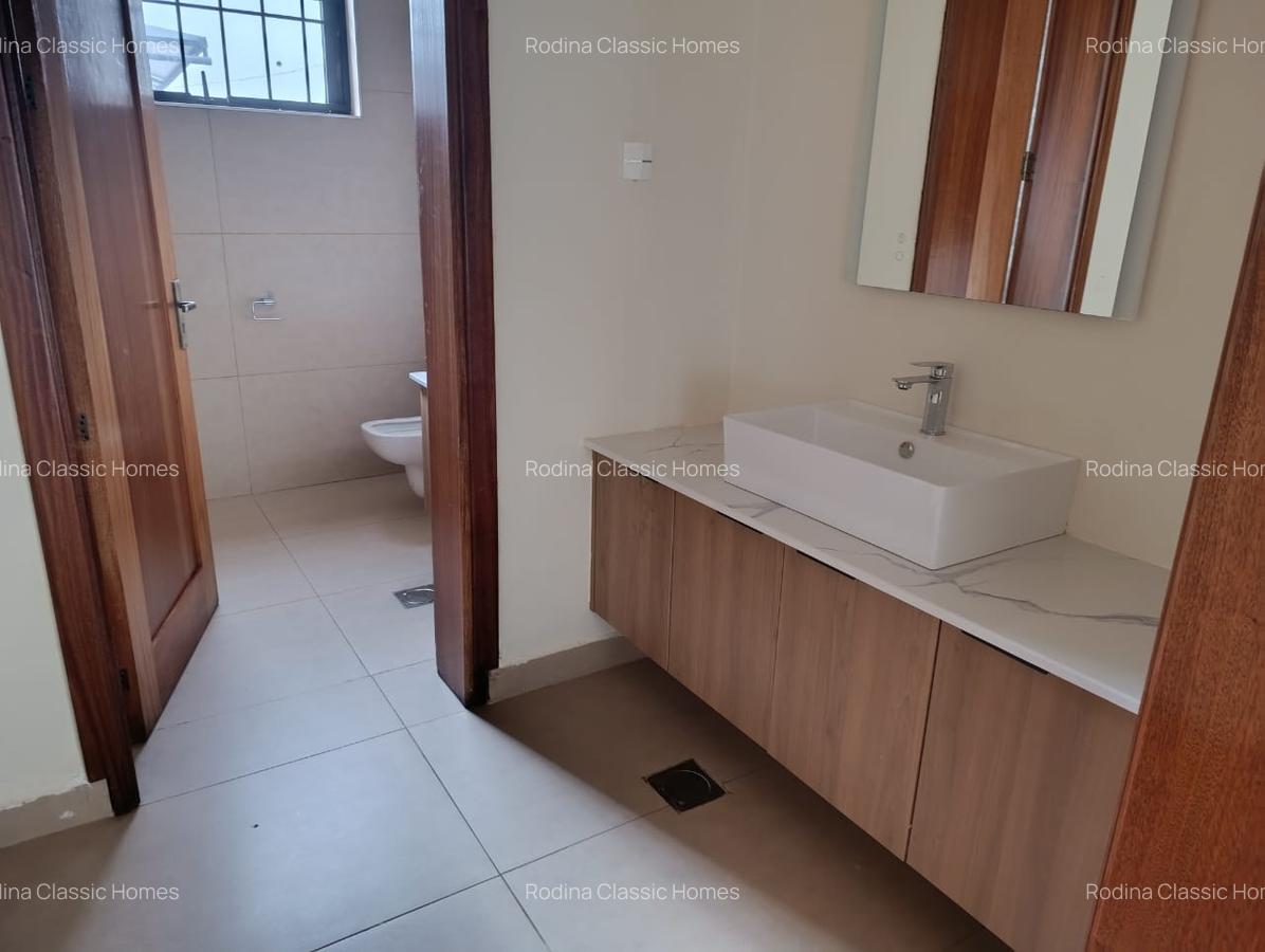 6 Bed Townhouse with En Suite in Loresho - 4