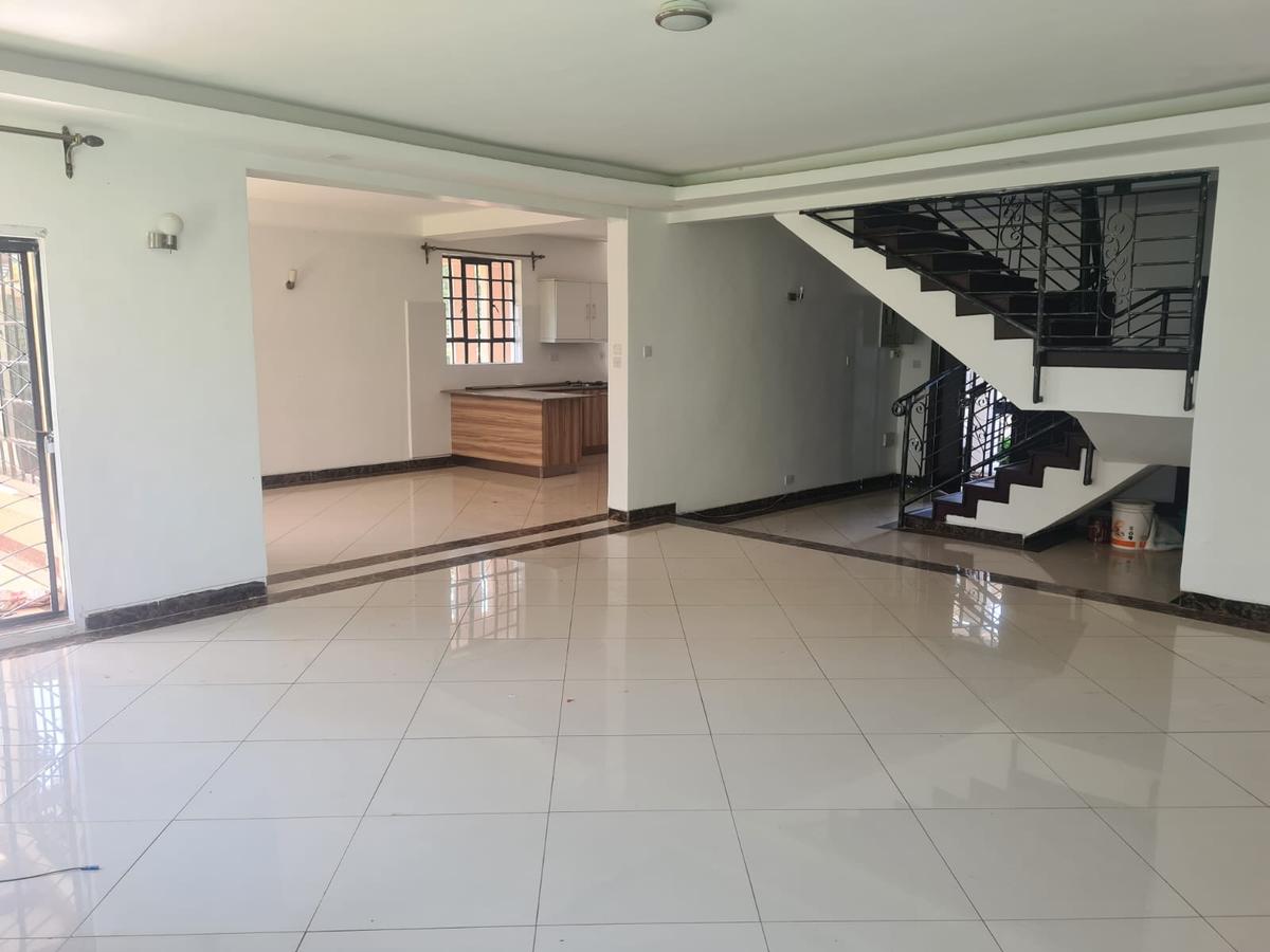 4 Bed Townhouse with En Suite at Kirawa Road - 2