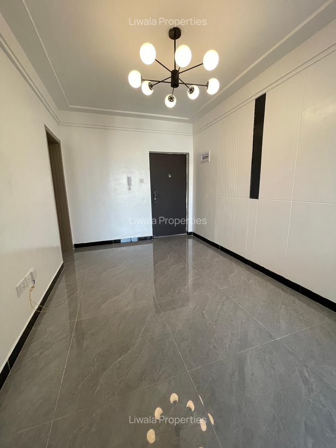 1 Bed Apartment with Swimming Pool in Kilimani - 9