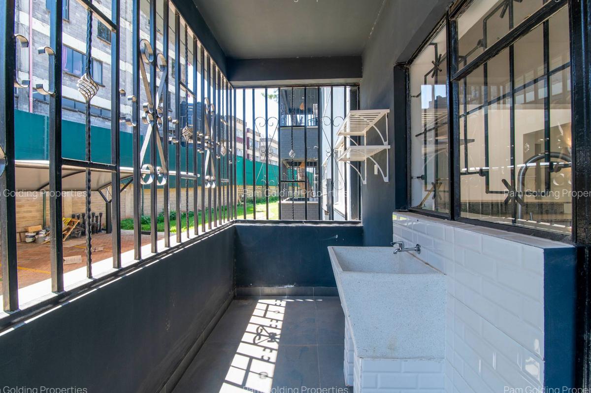 3 Bed Apartment with En Suite in Kilimani - 16
