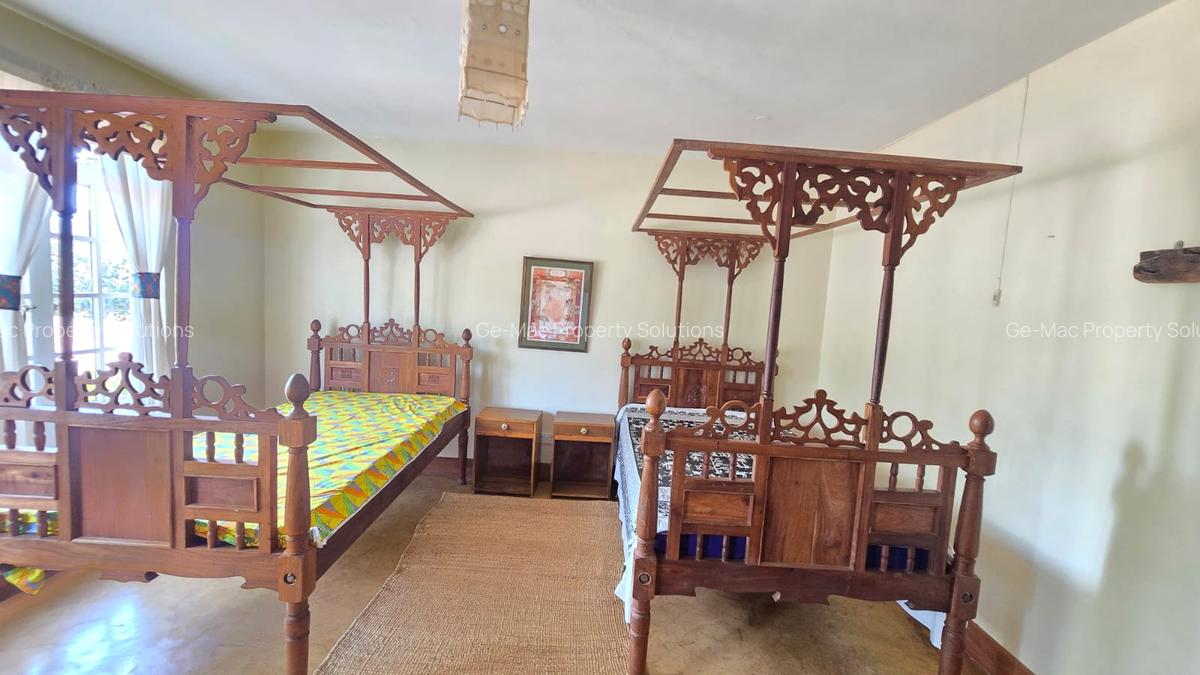 4 Bed House with En Suite in Runda - 12