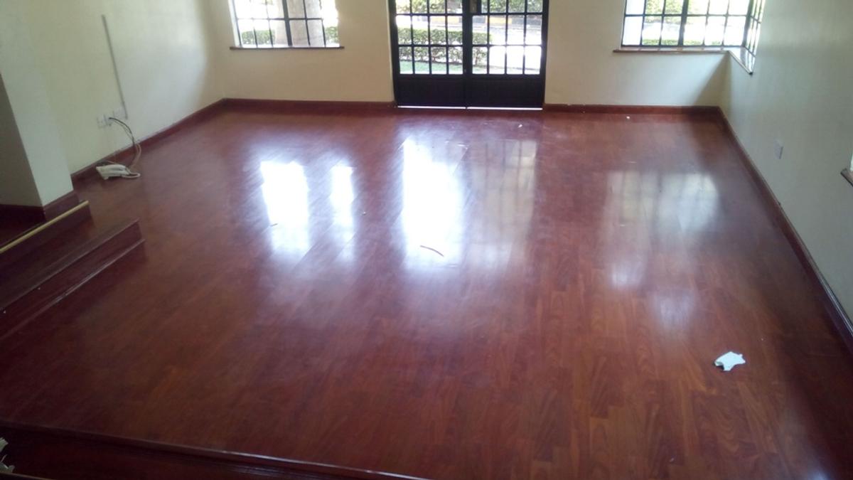 4 Bed Townhouse with En Suite in Lavington - 12