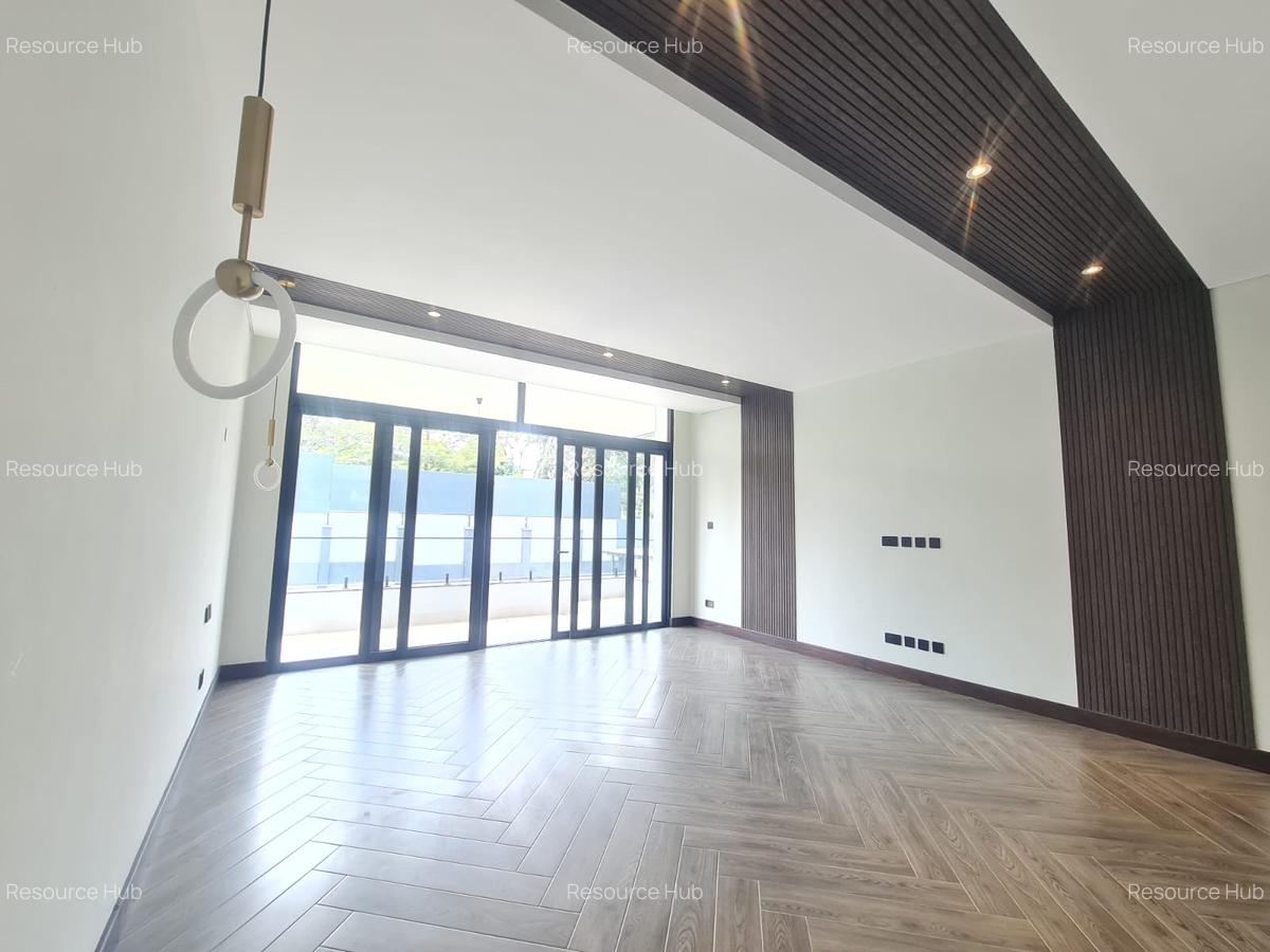 5 Bed House with En Suite at Nyari - 3