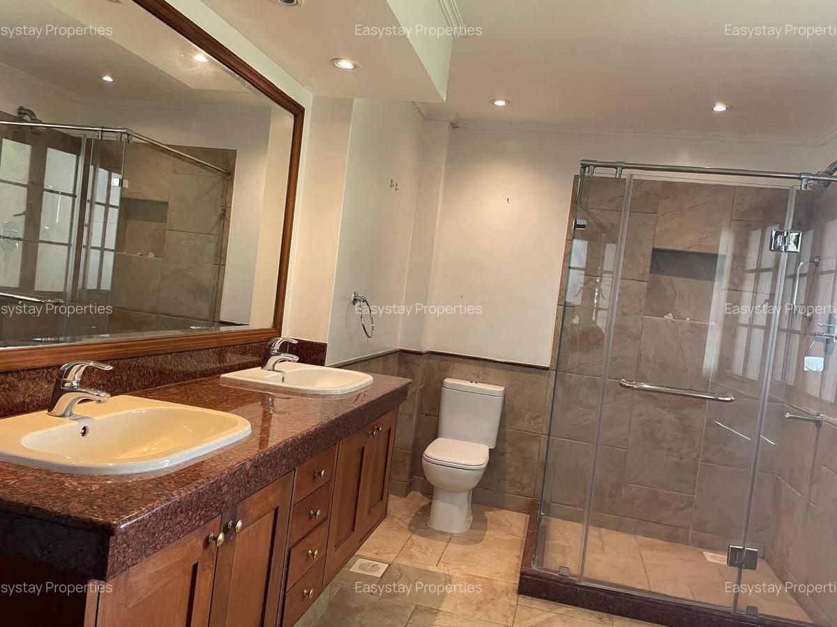 4 Bed Townhouse with En Suite in Spring Valley - 7