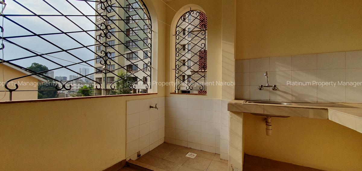 3 Bed Apartment with En Suite in Parklands - 10