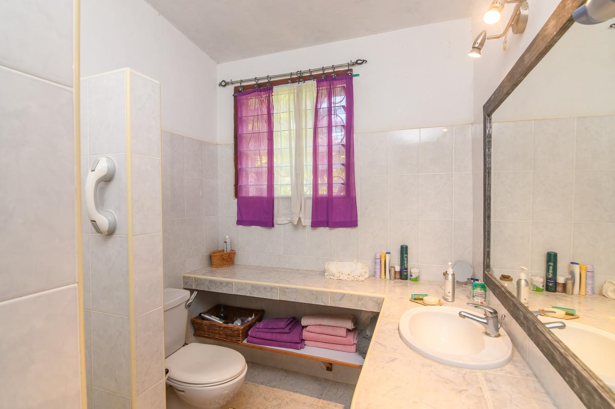 4 Bed House with En Suite at Mtangani Area - 9