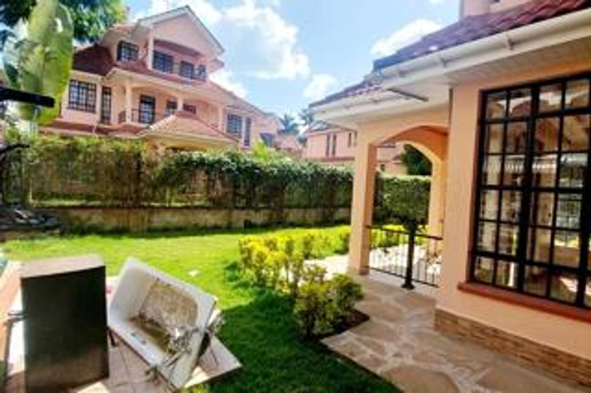 5 Bed Townhouse with En Suite at Lavington Green - 2