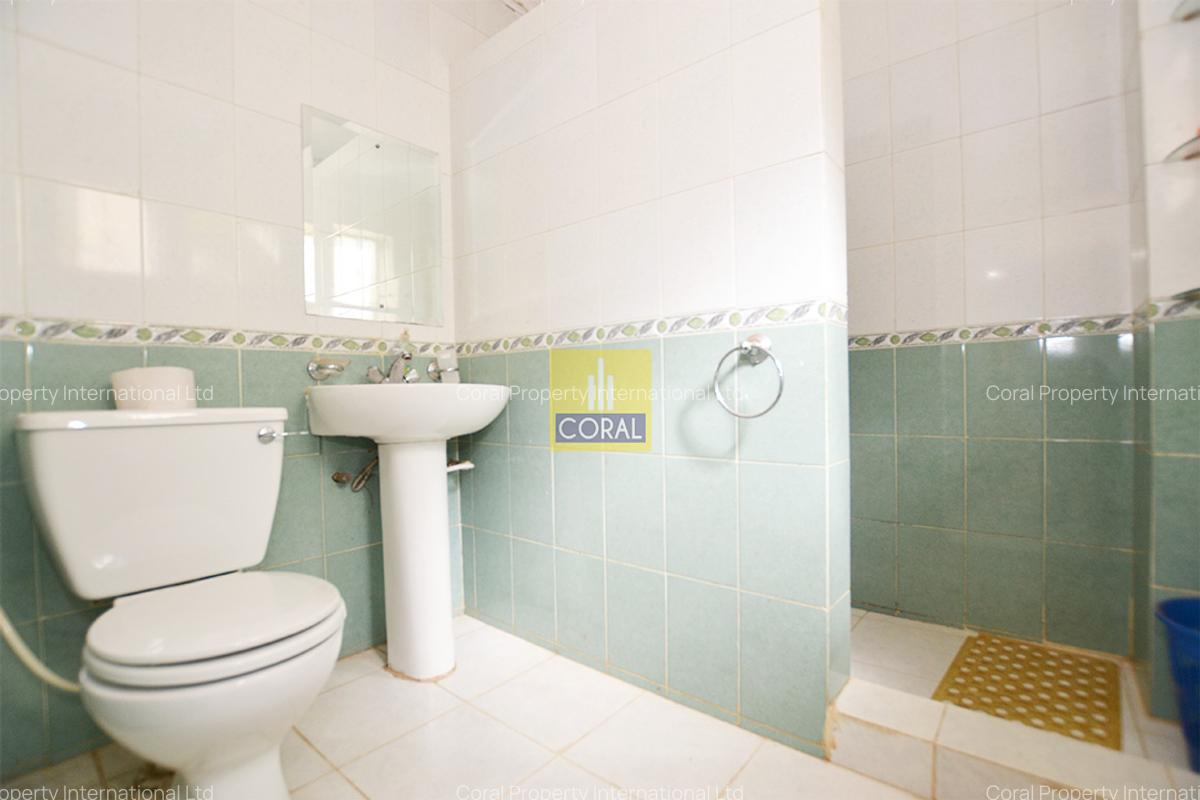 5 Bed House in Riverside - 12