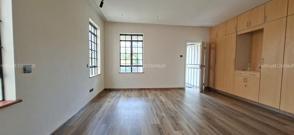 4 Bed Townhouse with En Suite at Off Peponi Rd - 11