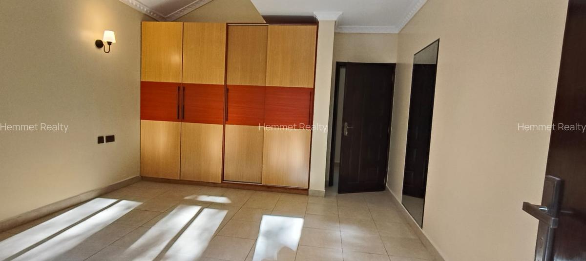 5 Bed House with En Suite in Kitisuru - 9