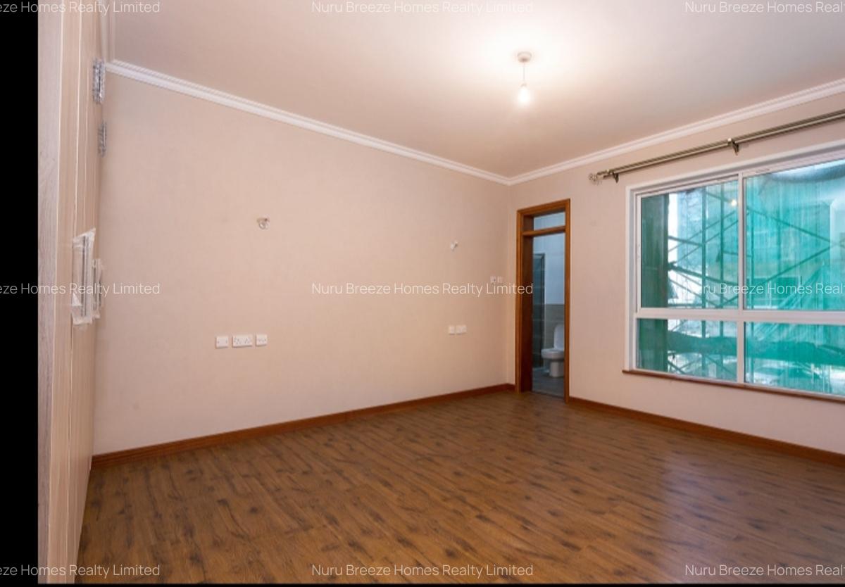 3 Bed Apartment with En Suite in Riverside - 20