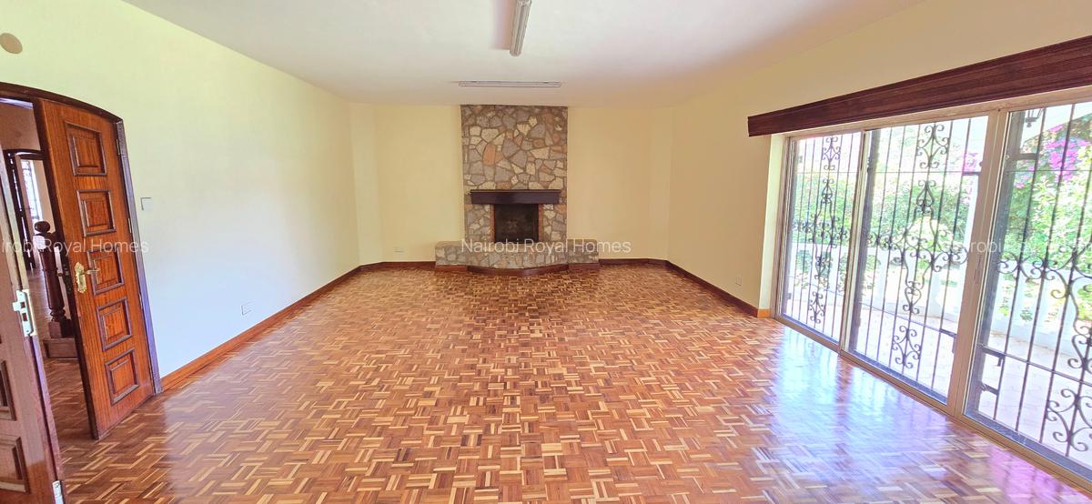 Commercial Property with Service Charge Included at Un Crescent - 14